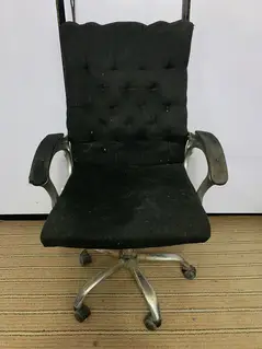 Computer Leather Revolving Chair

                                                            alt=