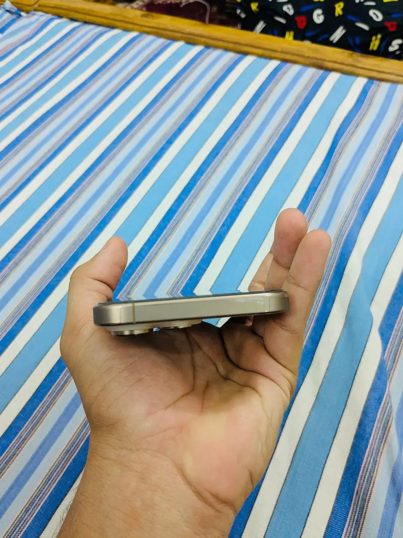 iPhone 16 pro max  256gb JV  Desert titanium

                                                            alt=