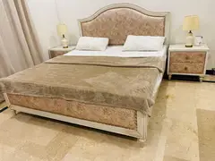 Queen Bed Set with Master Hybrid Mattress

                                                            alt=
