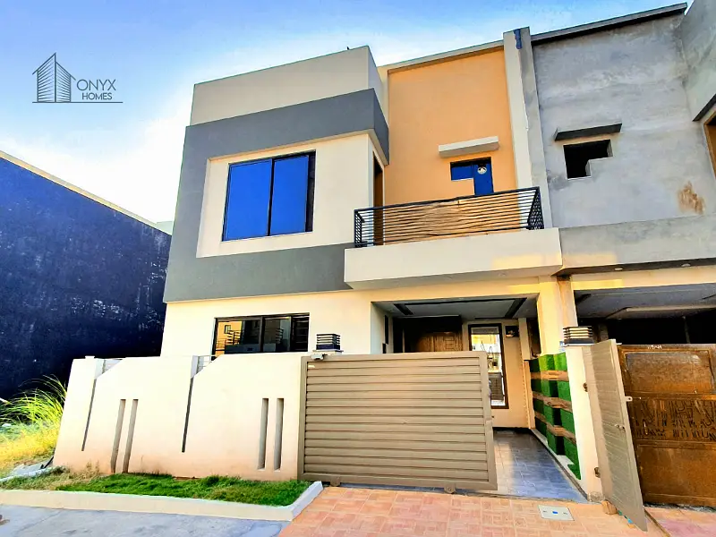 Amazing 5 Marla 4 Bed House

                                                            alt=