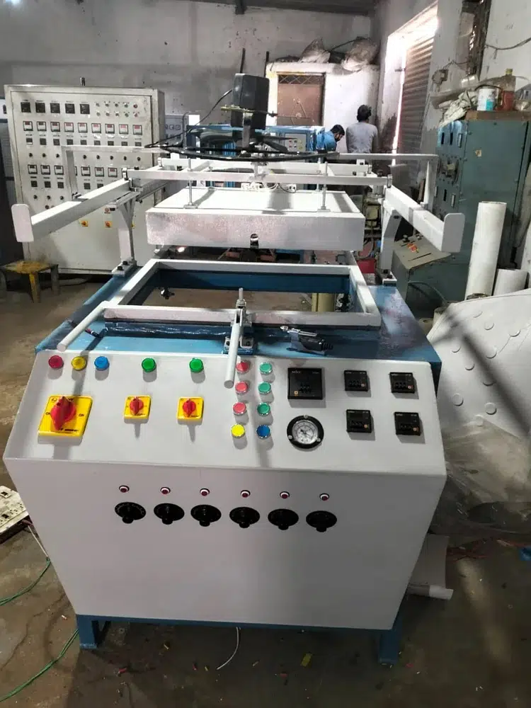 PVC PET Blister Vacuum Forming Machine, Scrubber Cup Making Machine

                                                            alt=