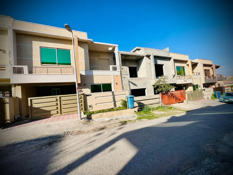BEAUTIFUL 7 MARLA DOUBLE UNIT HOUSE IS AVAILABLE FOR SALE IN UMER BLOCK

                                                            alt=