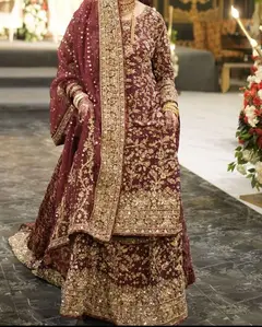Faiza Saqlain Bridal reception dress

                                                            alt=