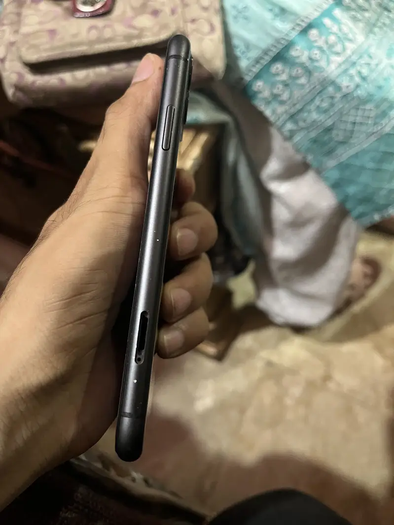 New mobile hai kio masala nhi hai

                                                            alt=
