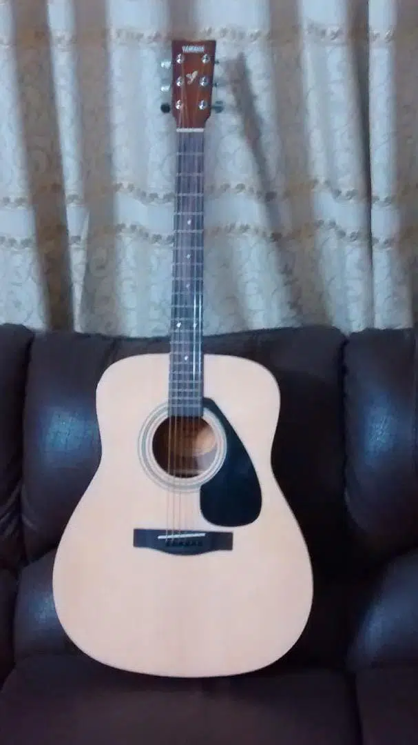 Yamaha Acoustic guitar F310 new box pack

                                                            alt=