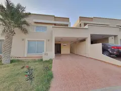 Villas available for rent in bahria town karachi

                                                            alt=