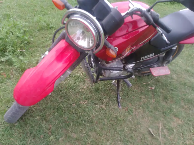 Yamaha YBR G model 2021 first owner good condition complete file.

                                                            alt=