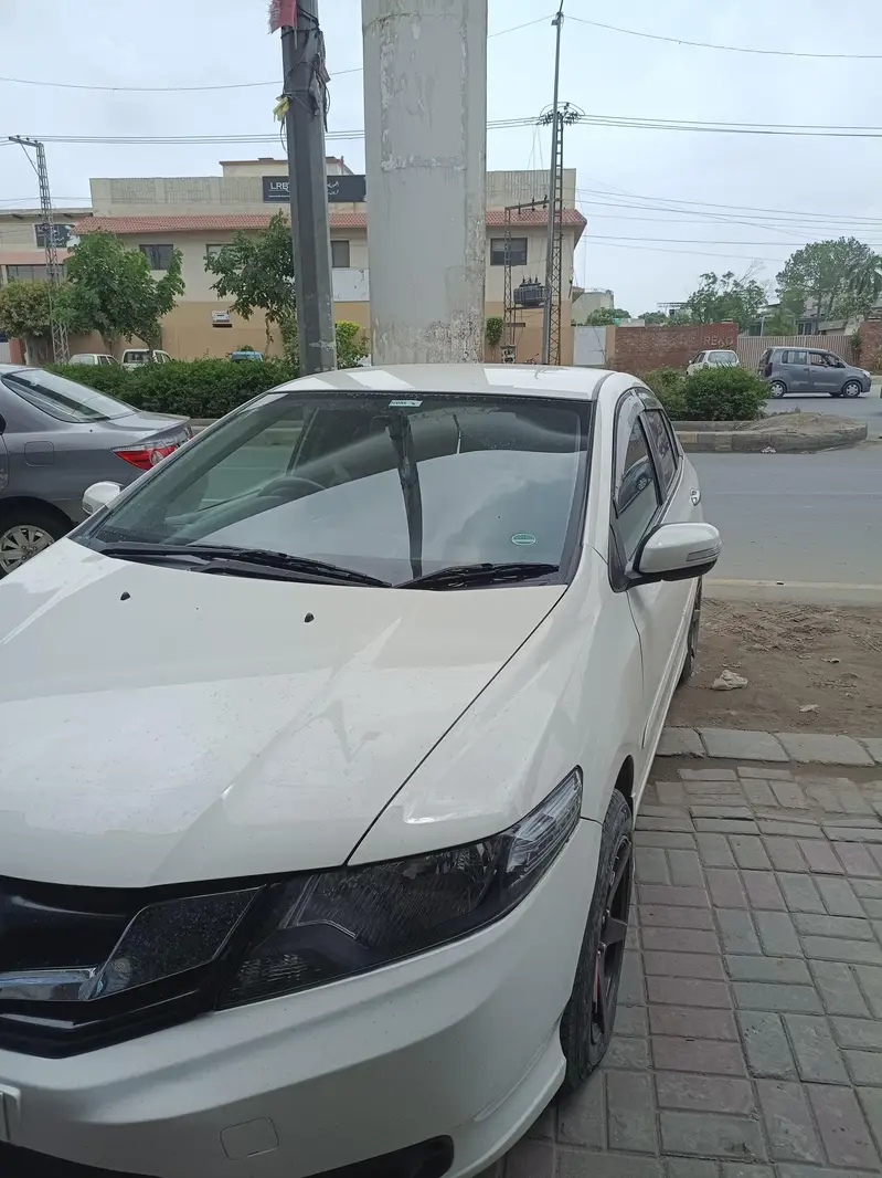 Honda City 1.3 2018 model total genuine

                                                            alt=