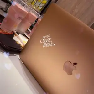 Iphone 11 pro max waterproof with box 1st owner Pta approved

                                                            alt=