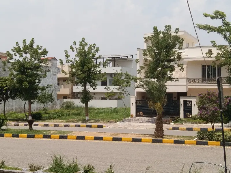 10 MARLA BRAND NEW HOUSE FOR SALE F-17 ISLAMABAD

                                                            alt=