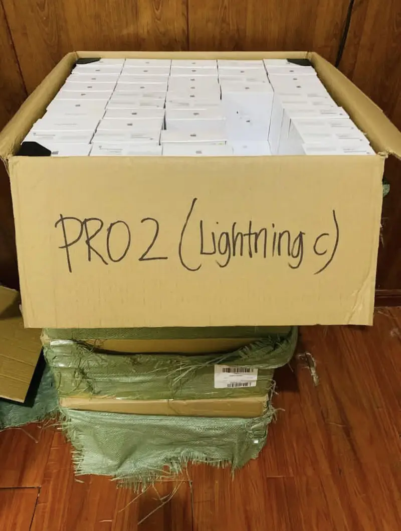 Air pods pro 2 vip quality with free cover type c wire

                                                            alt=