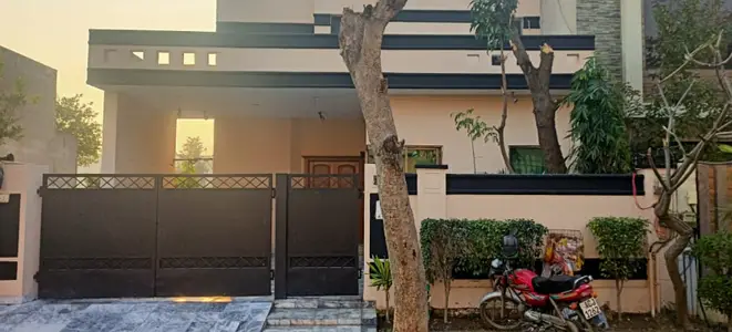 10 Marla House For Sale In Paragon City Lahore

                                                            alt=