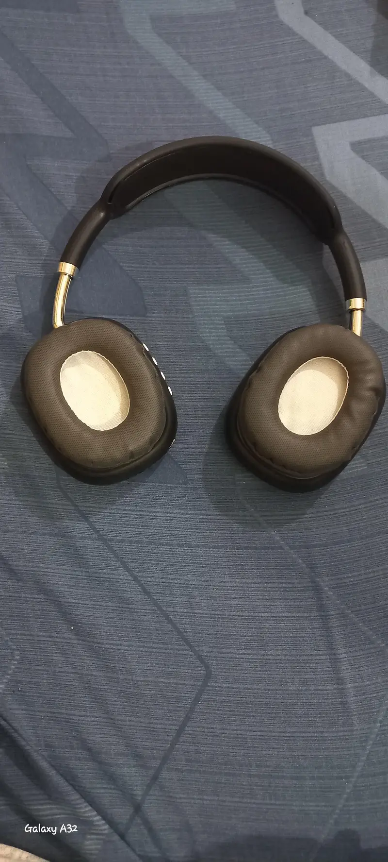 P9 Wireless Headphones with 16GB Memory Card

                                                            alt=