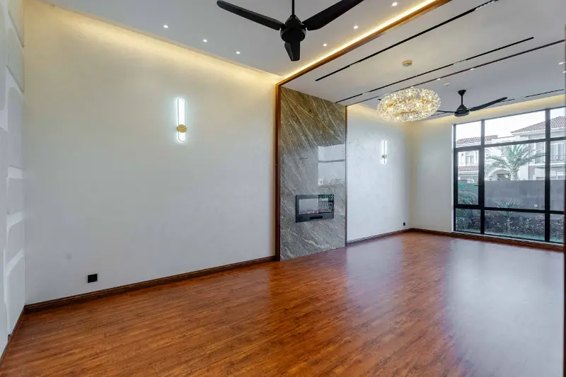 100 % Original Picture Modern Brand New Bungalow For Sale at Top Location near Park MacDonald

                                                            alt=
