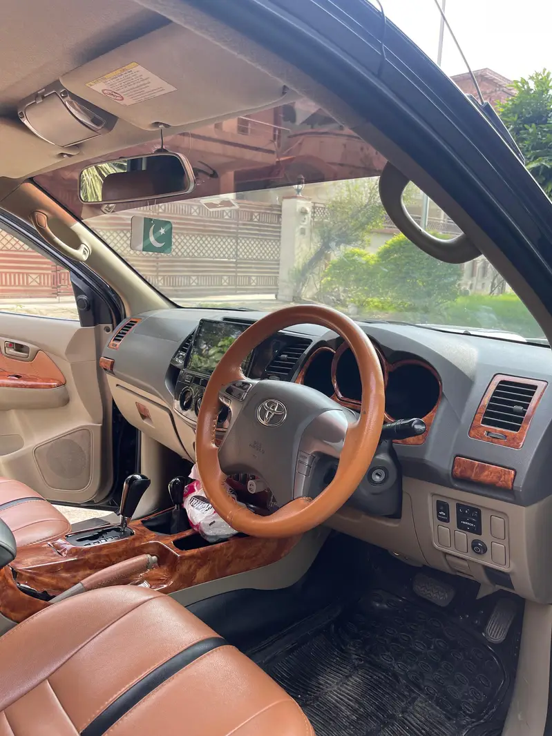 Hilux vigo 2010 model 2013 import 2017 Islamabad number D4D automatic

                                                            alt=