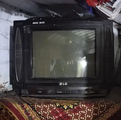 Sony T. v 14 inch

                                                            alt=