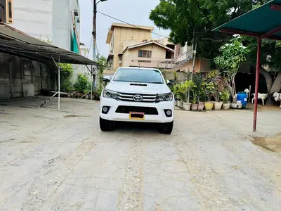 Toyota Hilux Revo V 3000cc 2017 Model First Hand

                                                            alt=
