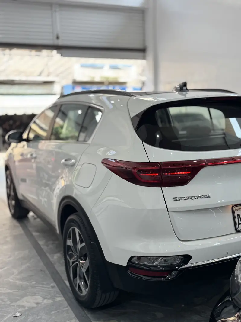 KIA SPORTAGE AWD 2023
                                                            alt=