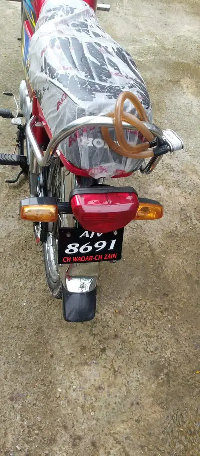 Original CD 70 2008 strong model  10/10 with original Tanki tapay
                                                            alt=