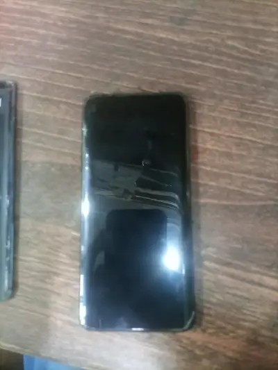 Samsung j7 pro 3/32 GB
                                                            alt=