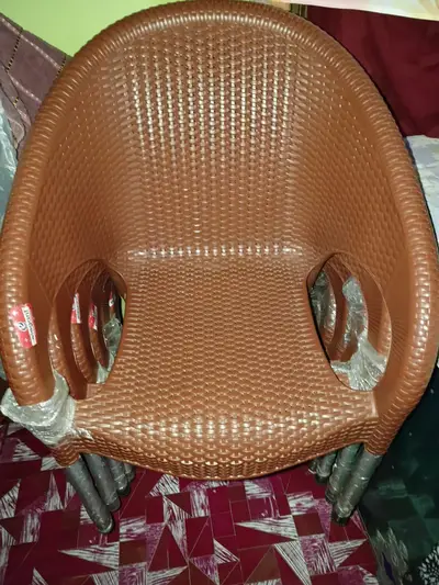 Plastic chairs & table
                                                            alt=