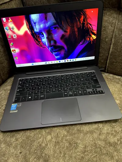 laptop

                                                            alt=