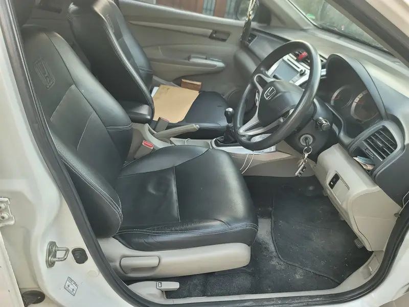 Honda city 1.3 Ivtec 2013
                                                            alt=