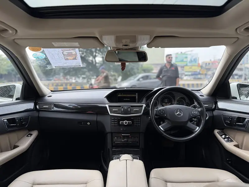 Mercedes E Class 2011
                                                            alt=