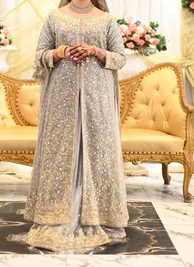 bridal dress
                                                            alt=