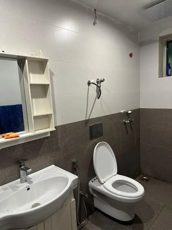 One bedroom luxury apartments for rent on short stay in bahria town lahore
                                                            alt=