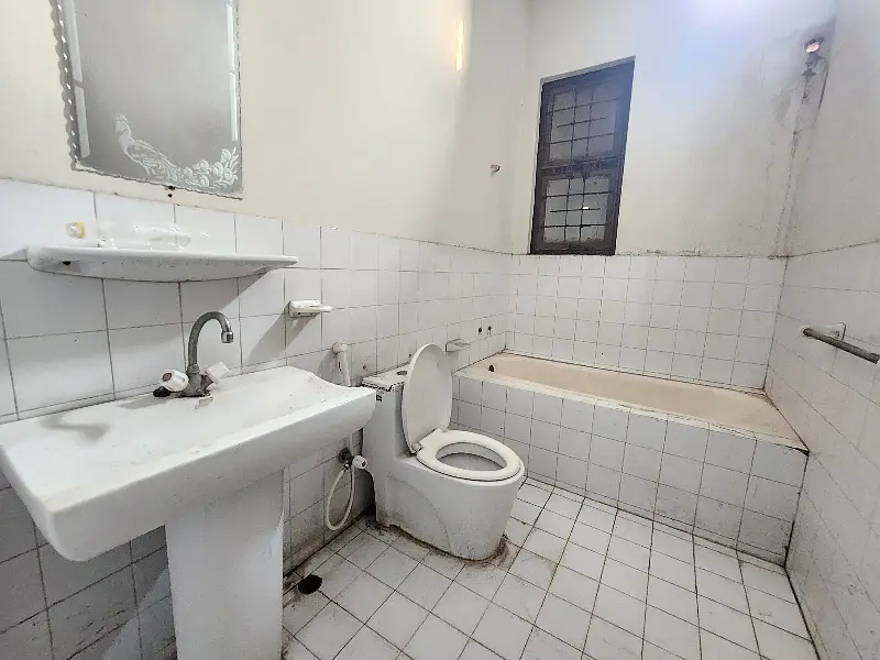 1 Kanal Commercial 1st Floor Faisal Town

                                                            alt=