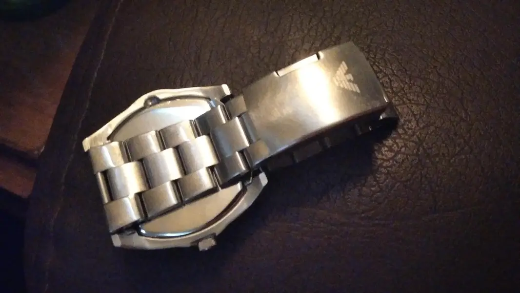 Emporio Armani . rarely used. 10/10 DHA

                                                            alt=