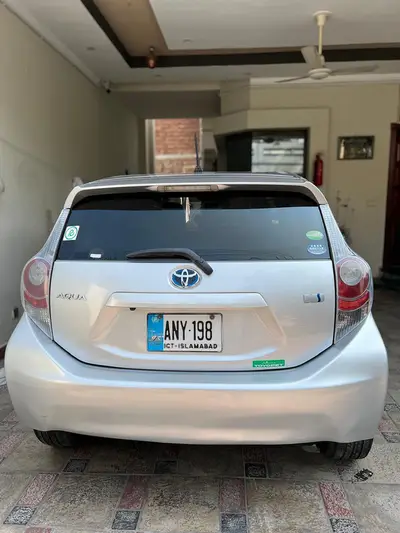 Toyota Aqua 2012
                                                            alt=