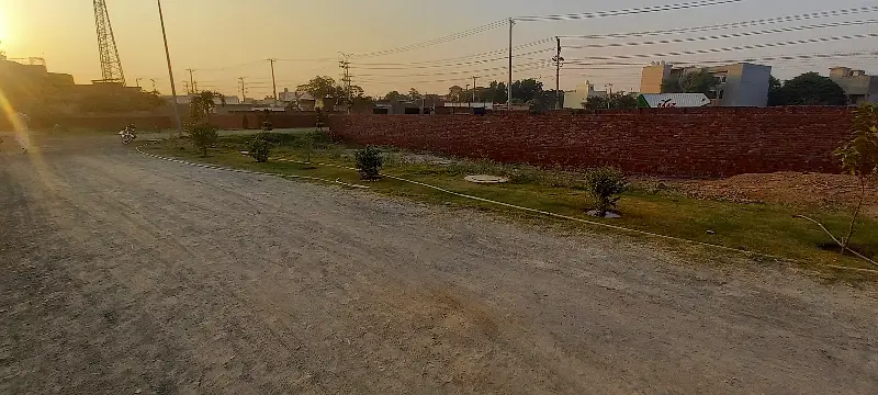 3 marla house with installment 3bed for sale in Lake City meadows

                                                            alt=