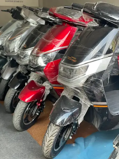 united scooty available
                                                            alt=