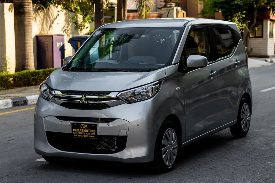 mitsubishi ek WGN 2022
                                                            alt=