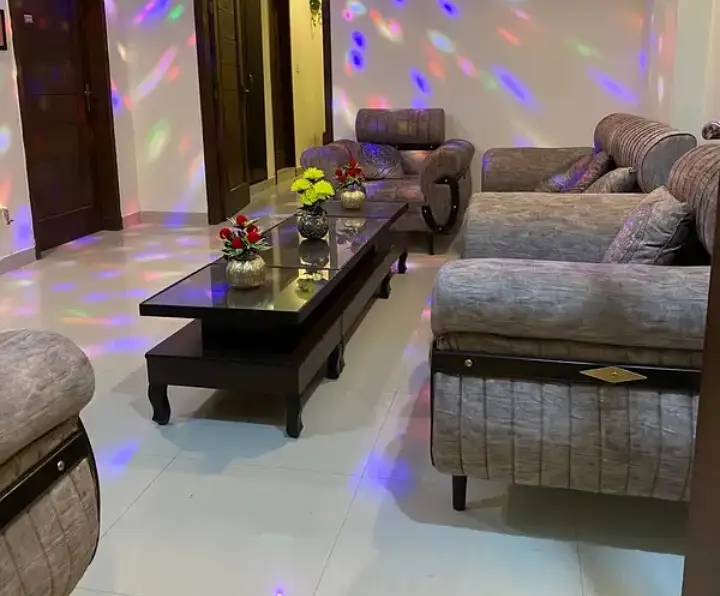 Daily basis Short Time flats available bahria twon

                                                            alt=