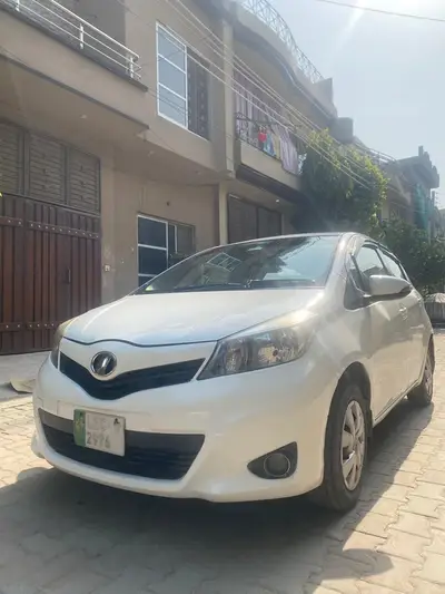 Toyota Vitz
                                                            alt=