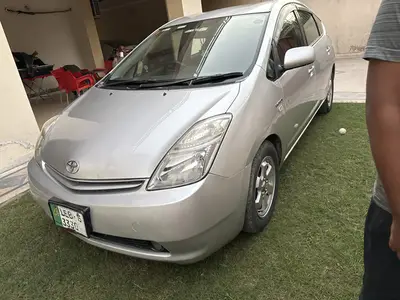 Toyota Prius G edition 2011/2015
                                                            alt=