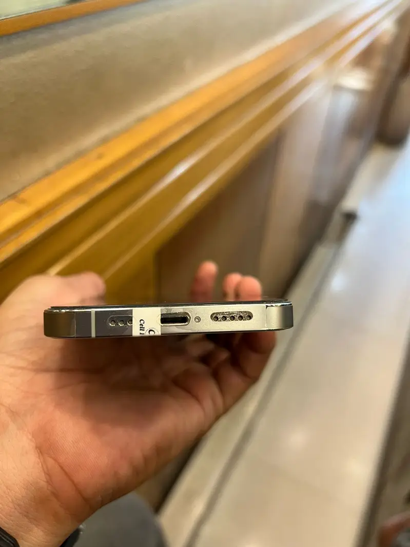 Iphone 13 pro - approved - 1tb storage - 10/10
                                                            alt=