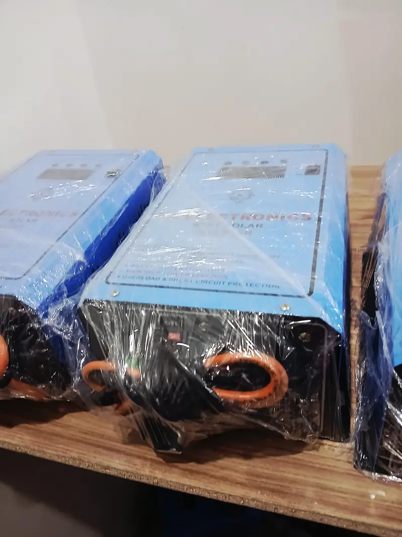 Hybrid Solar Inverter 1400watt Japanese type
                                                            alt=