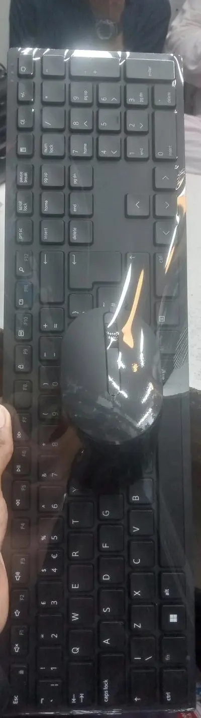 Windows 11 Professional USB Retail Pack

                                                            alt=