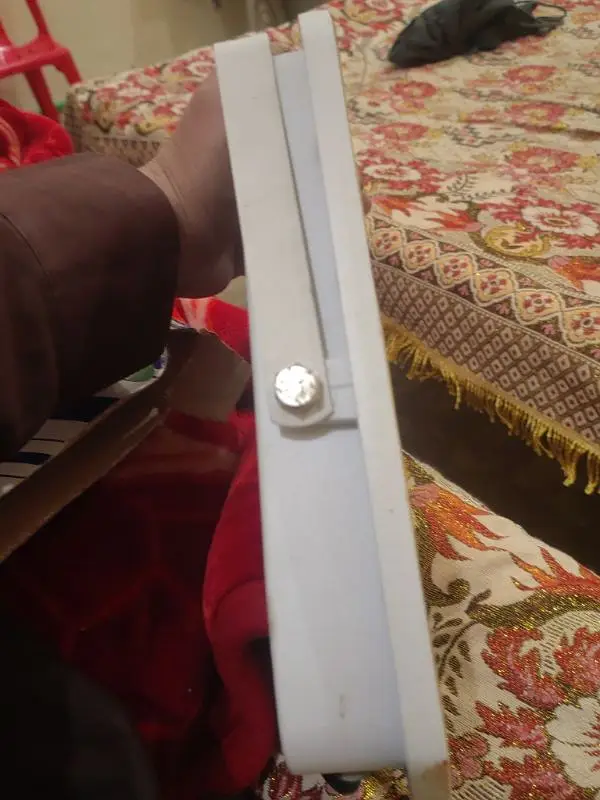 100 WATT FLOOD LIGHT
                                                            alt=