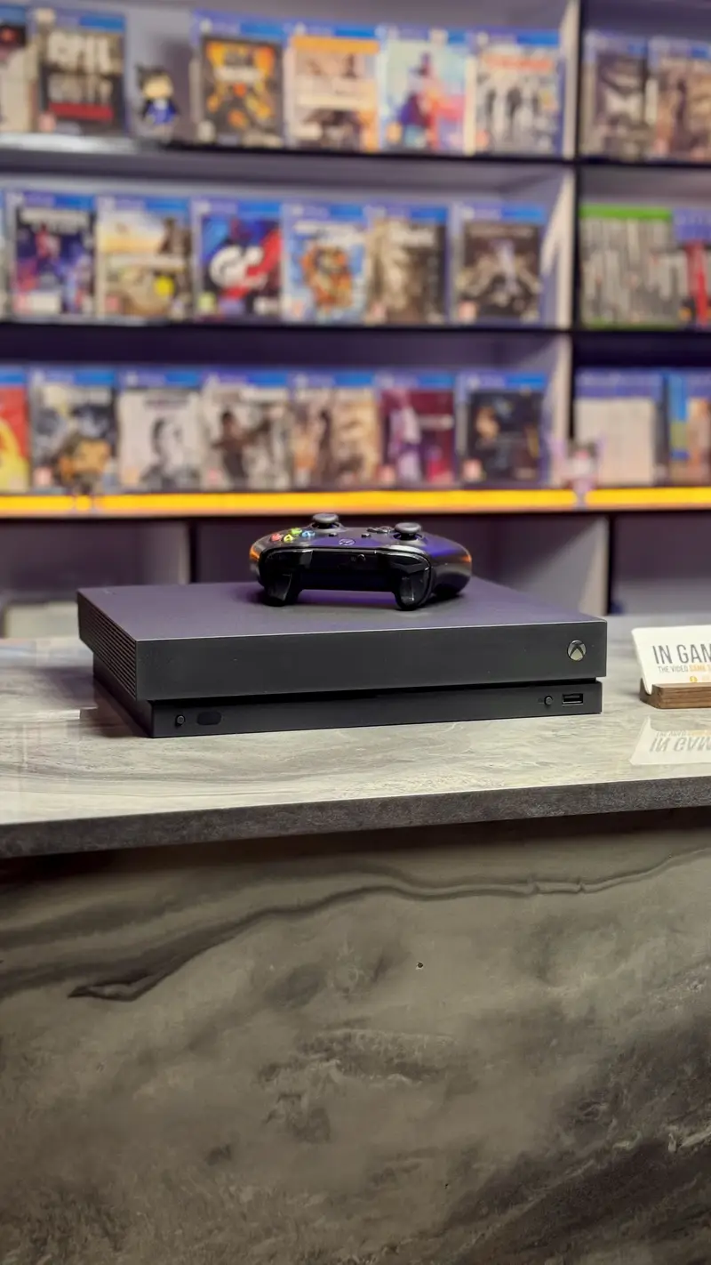 Xbox One X 1TB
                                                            alt=