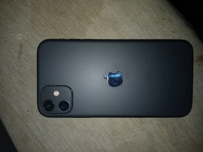 I phone 11 64 GB non pta 10 10 condition Face ID working all okay
                                                            alt=