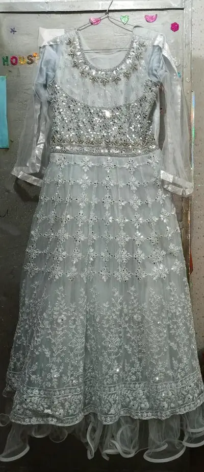 mirror and gotta work dress
                                                            alt=