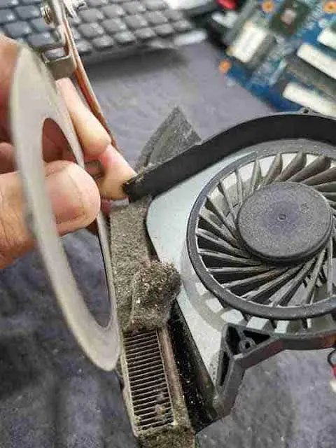 Laptop Deep Cleaning service at your door step!
                                                            alt=