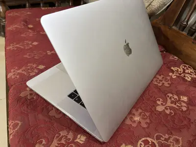 Dell Latitude 3510 – Core i7 | 16GB RAM | 256GB SSD | NVIDIA Graphics

                                                            alt=