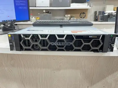 Dell PowerEdge R740 gold 40 core 32GB Ram 2TB Storage Raid 5 Dual PSU

                                                            alt=