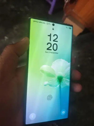 Samsung S22 ultra

                                                            alt=